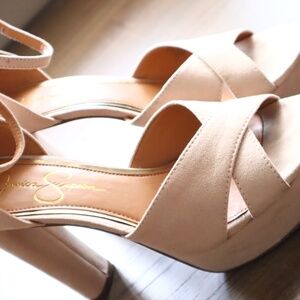 Jessica Simpson Nude suede platform size 7 1/2